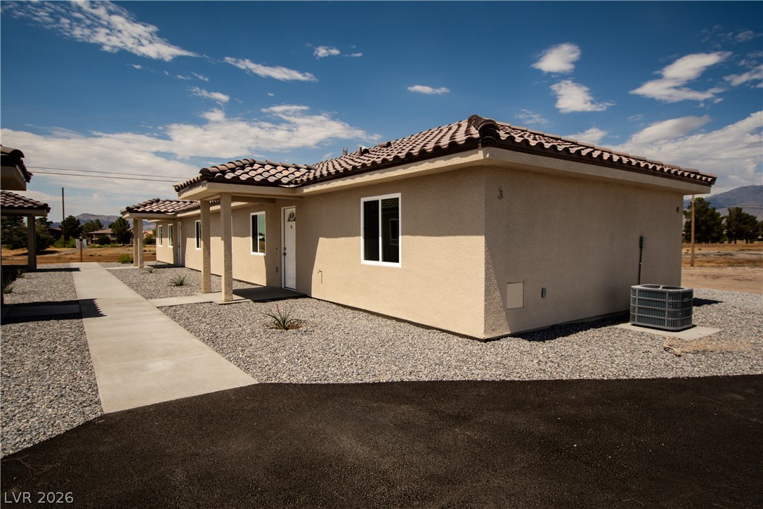 660 San Lorenzo Street Property Photo 3