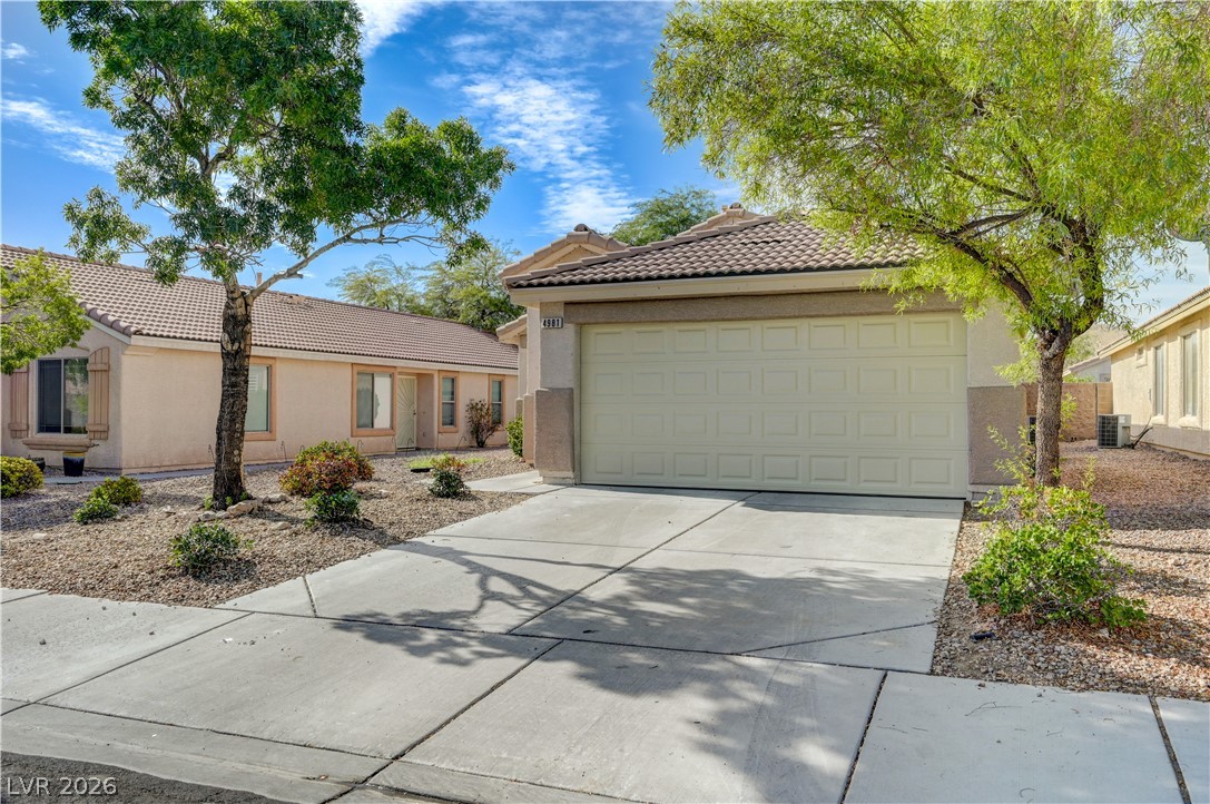 4981 Lunetto Avenue Property Photo 3