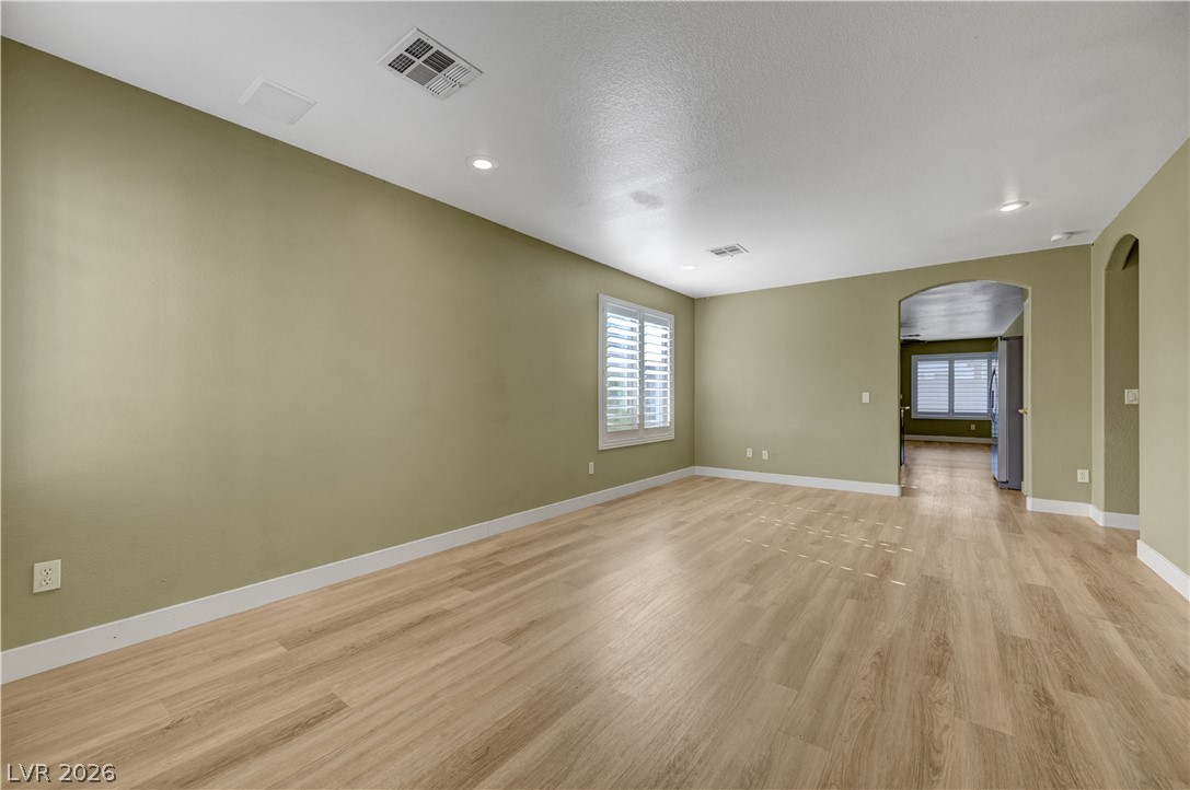 4981 Lunetto Avenue Property Photo 5