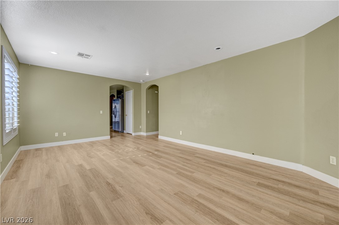 4981 Lunetto Avenue Property Photo 6