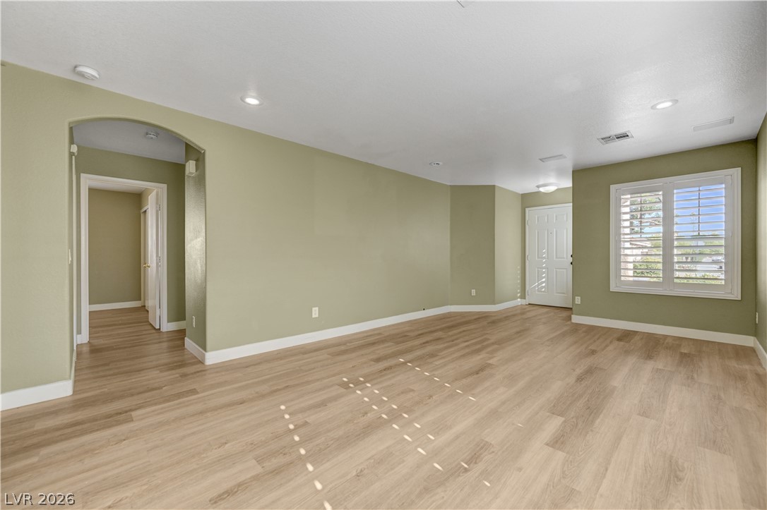 4981 Lunetto Avenue Property Photo 7