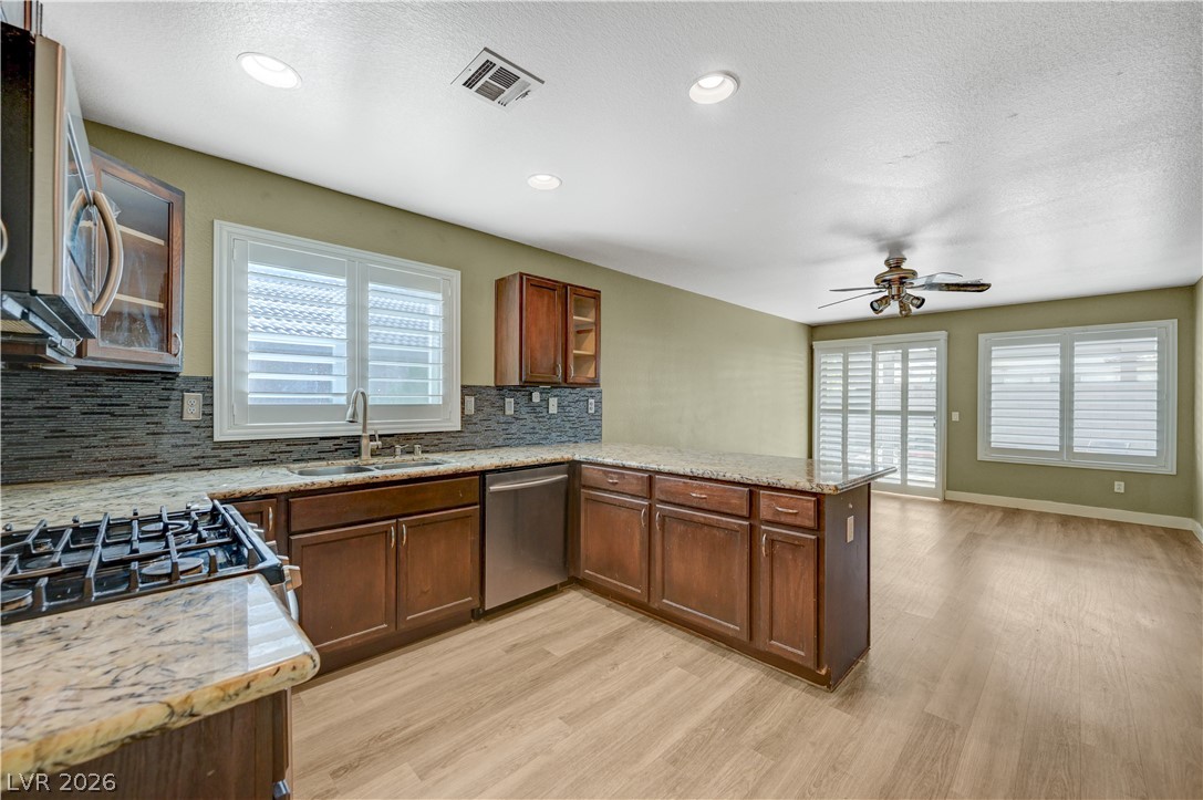 4981 Lunetto Avenue Property Photo 14