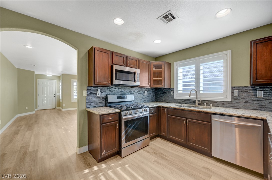 4981 Lunetto Avenue Property Photo 16