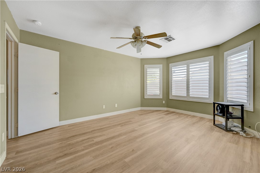 4981 Lunetto Avenue Property Photo 24