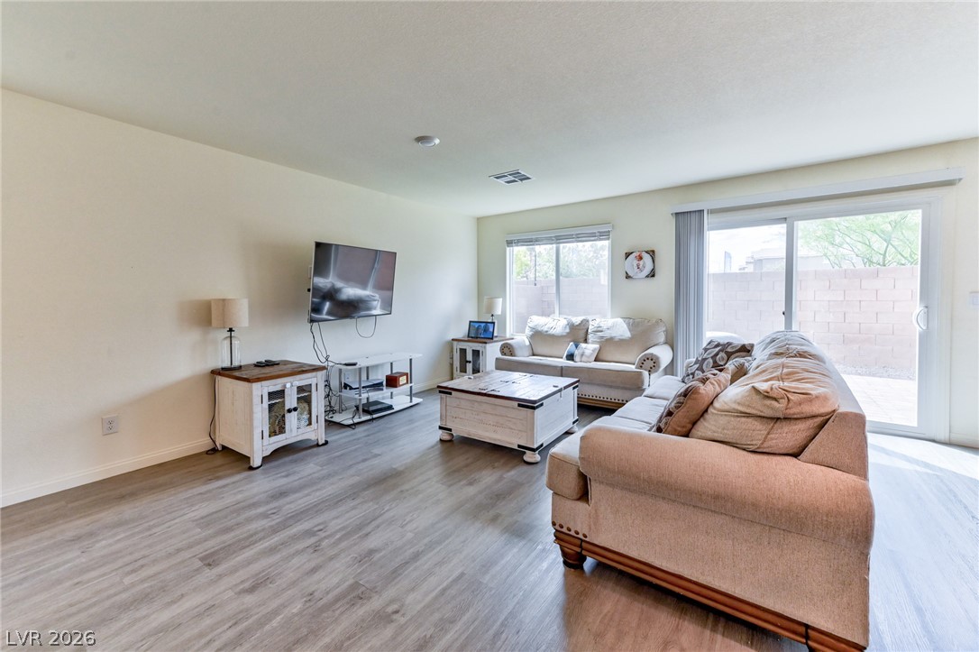 10395 Luna Mezzo Street Property Photo 4