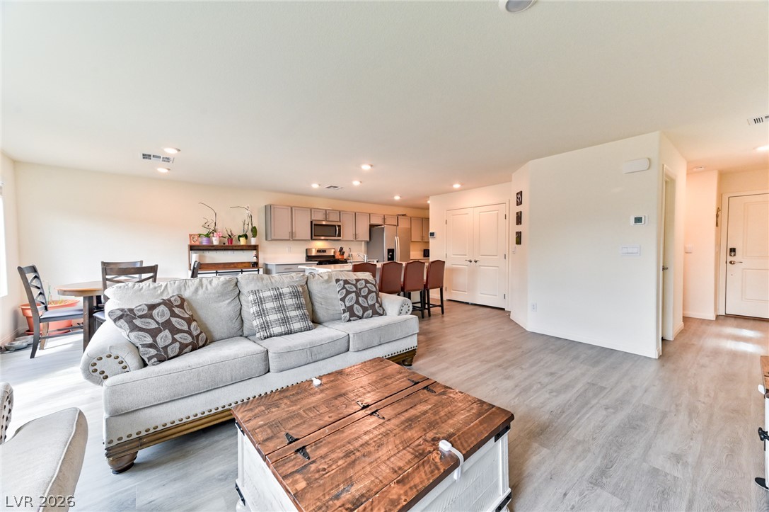 10395 Luna Mezzo Street Property Photo 5