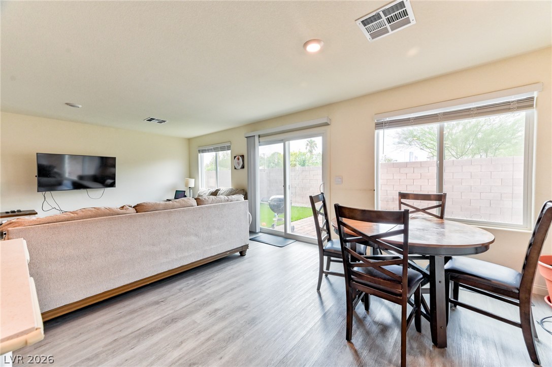 10395 Luna Mezzo Street Property Photo 12