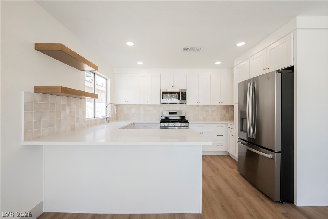5065 Celebrity Circle Property Photo 8