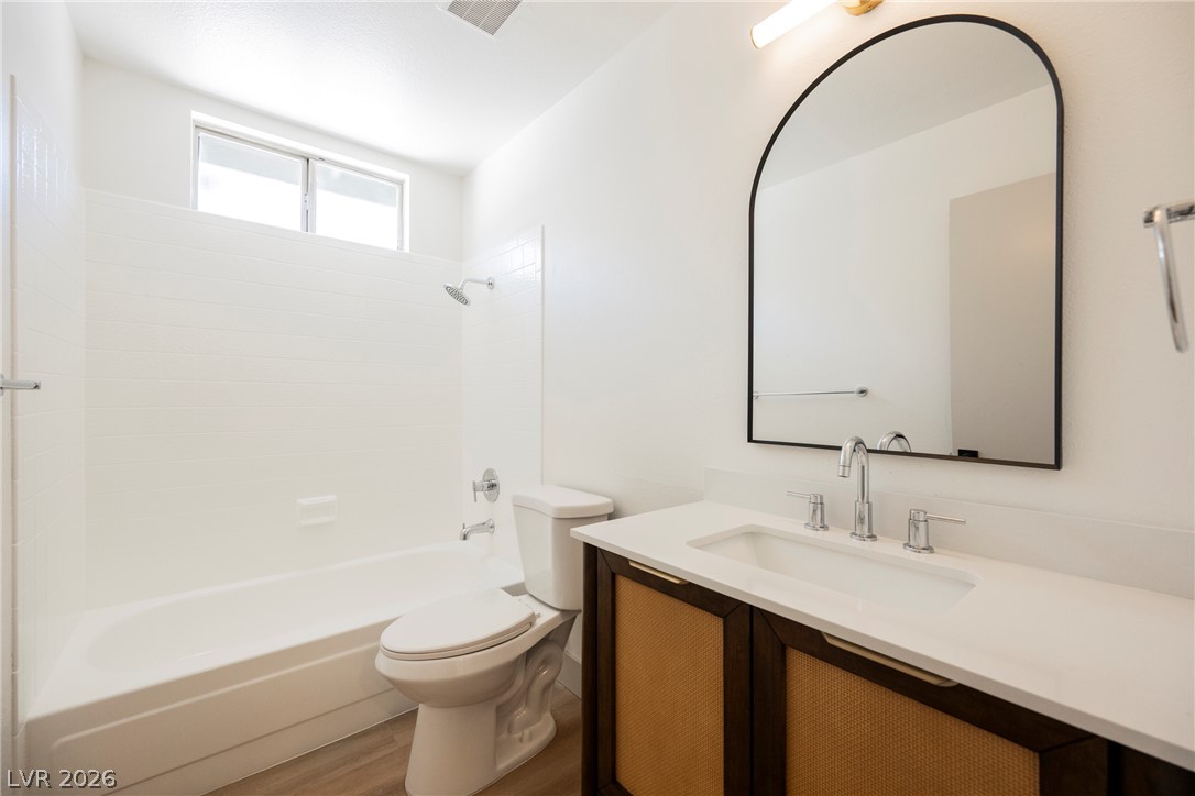 5065 Celebrity Circle Property Photo 12