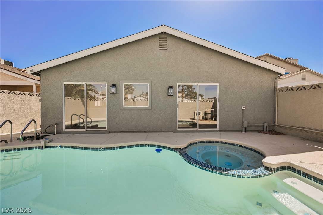 5065 Celebrity Circle Property Photo 15