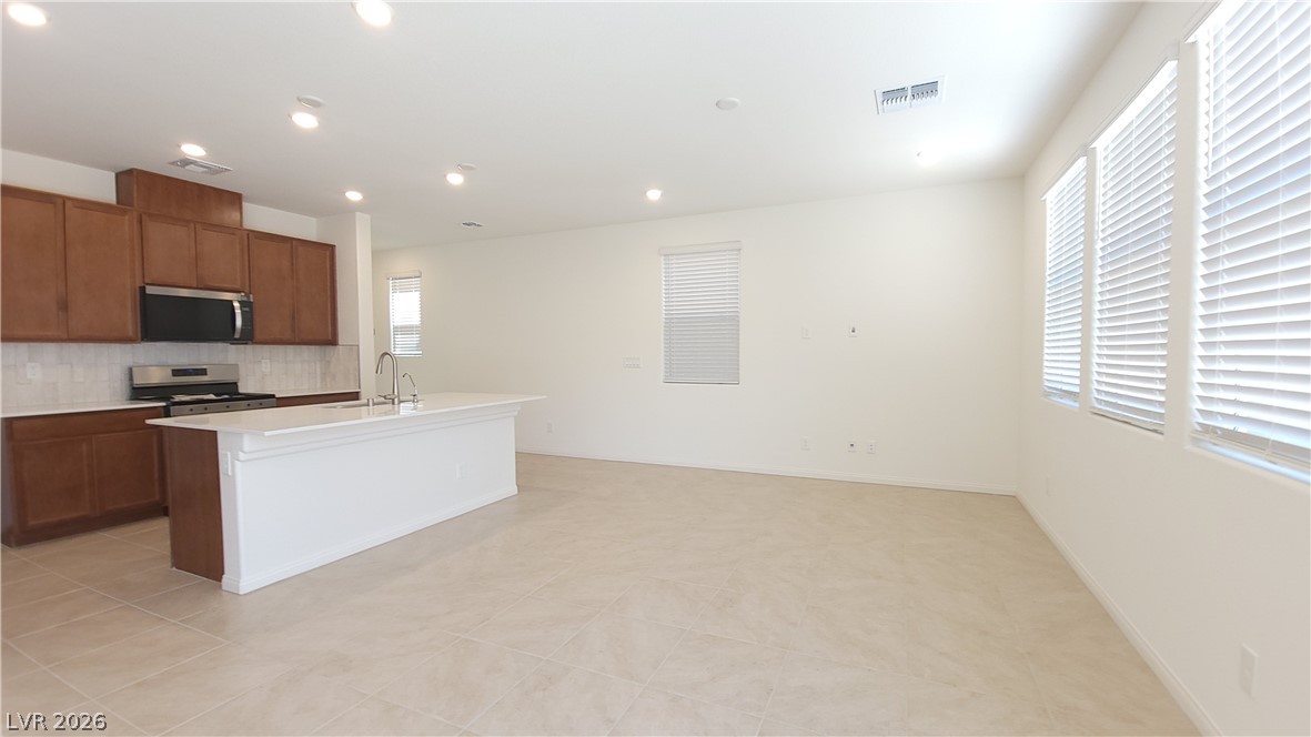 7375 Davenbury Street Property Photo 7