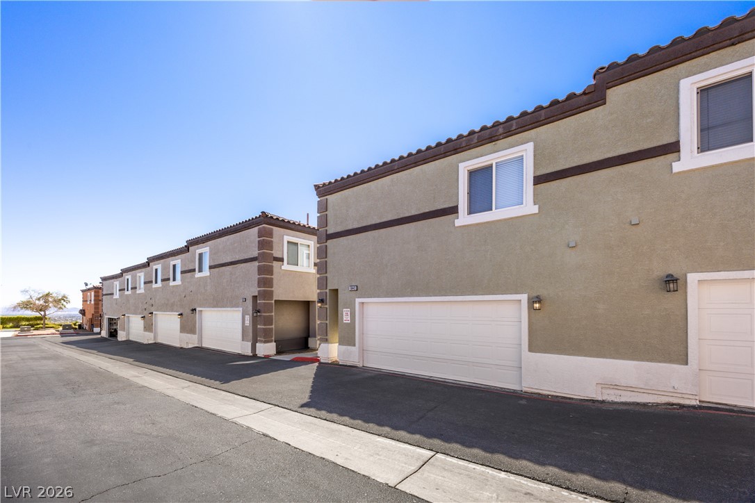 10443 Alpine Edge Avenue Property Photo 2