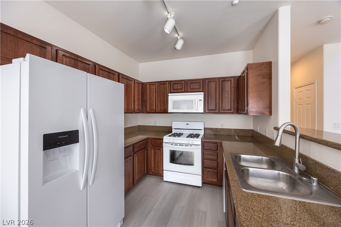 10443 Alpine Edge Avenue Property Photo 8