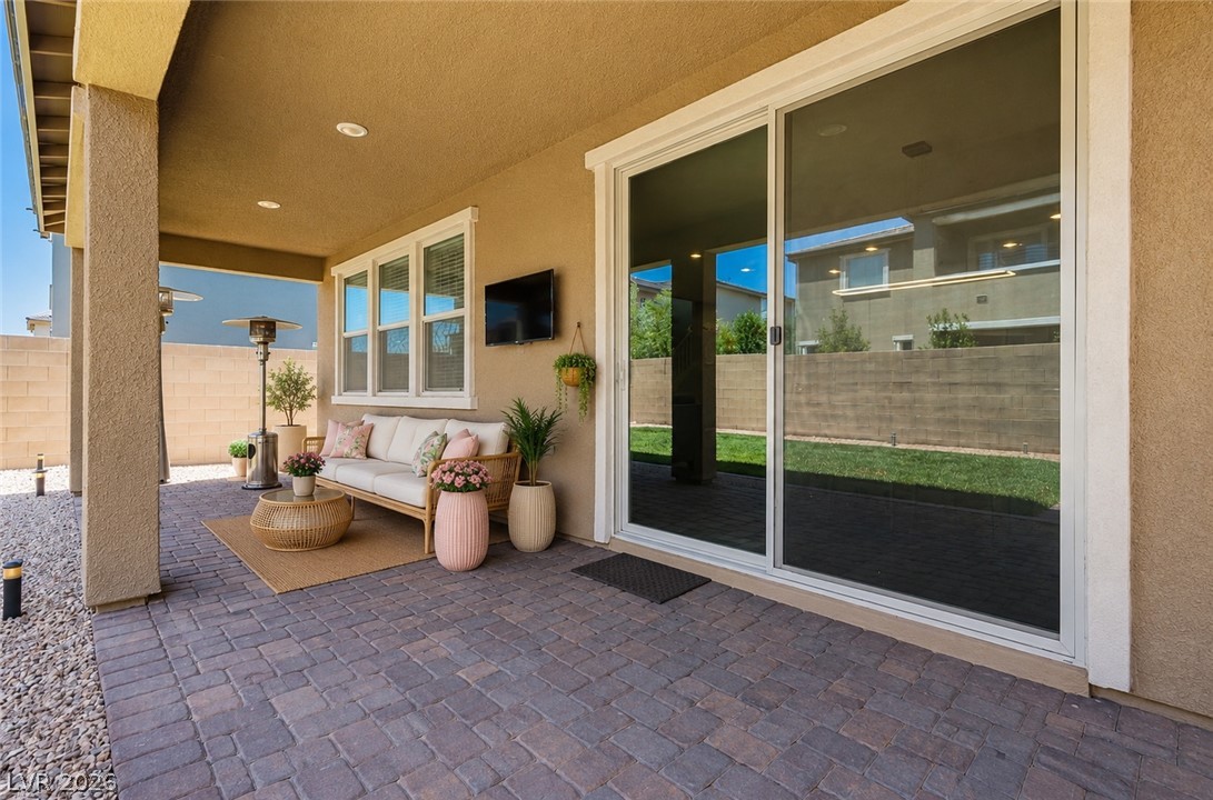 882 Cherry Glen Place Property Photo 14