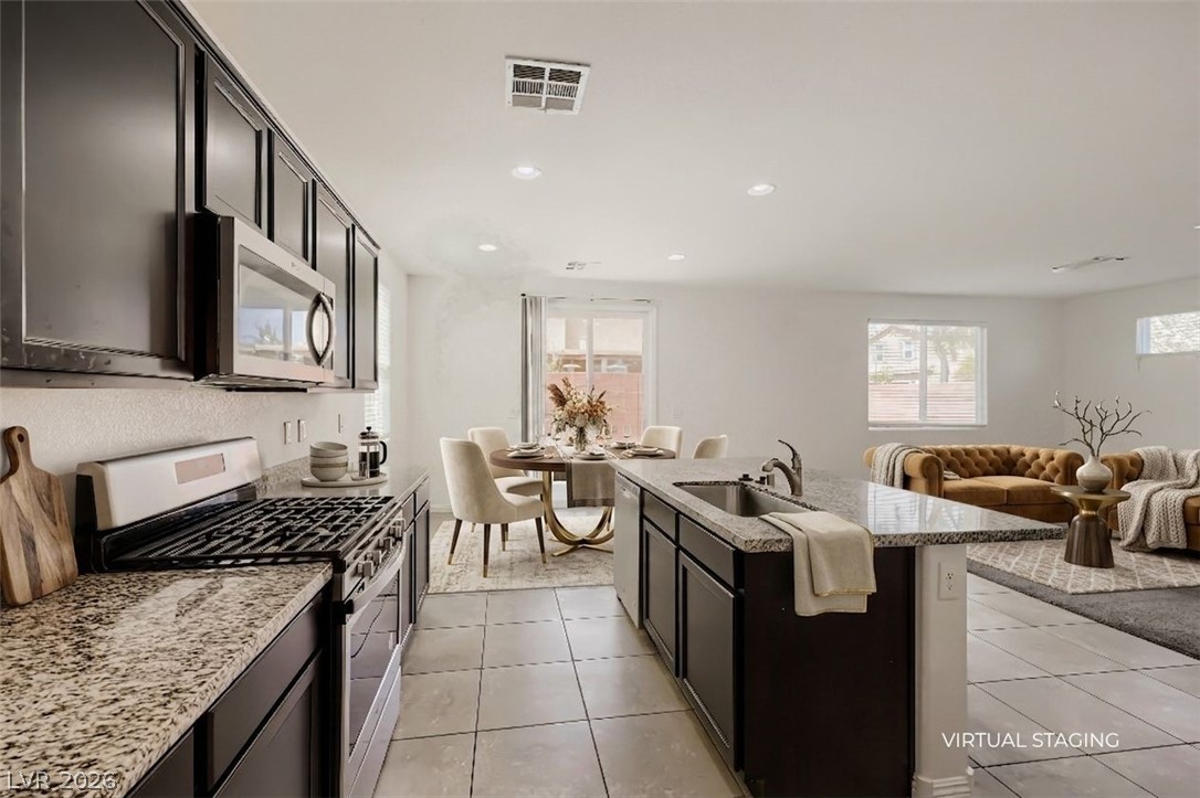 10533 Grey Adler Street Property Photo 8