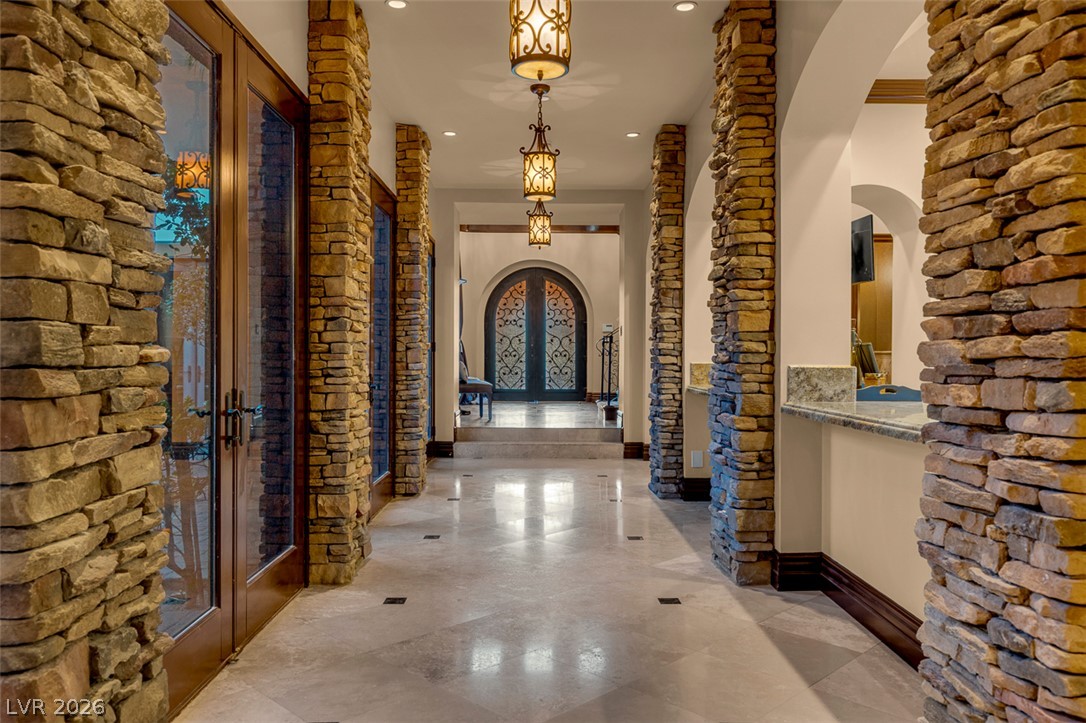 1350 Villafranca Circle Property Photo 8