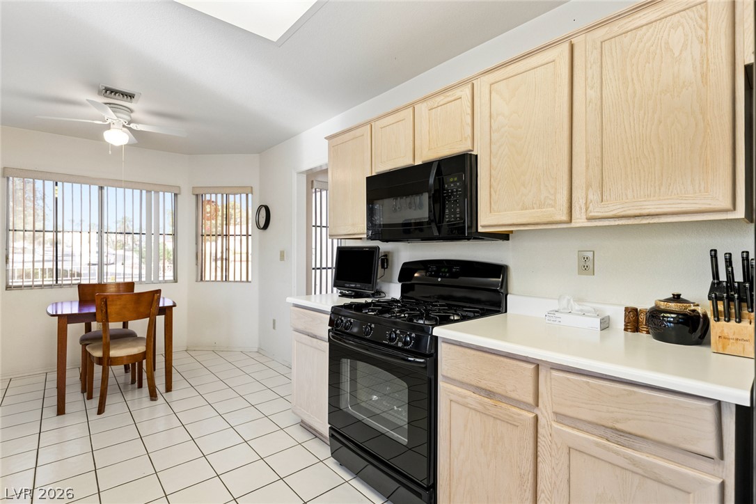2400 Sunup Drive Property Photo 21