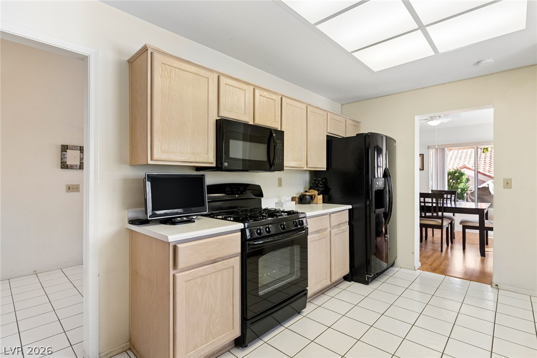 2400 Sunup Drive Property Photo 22