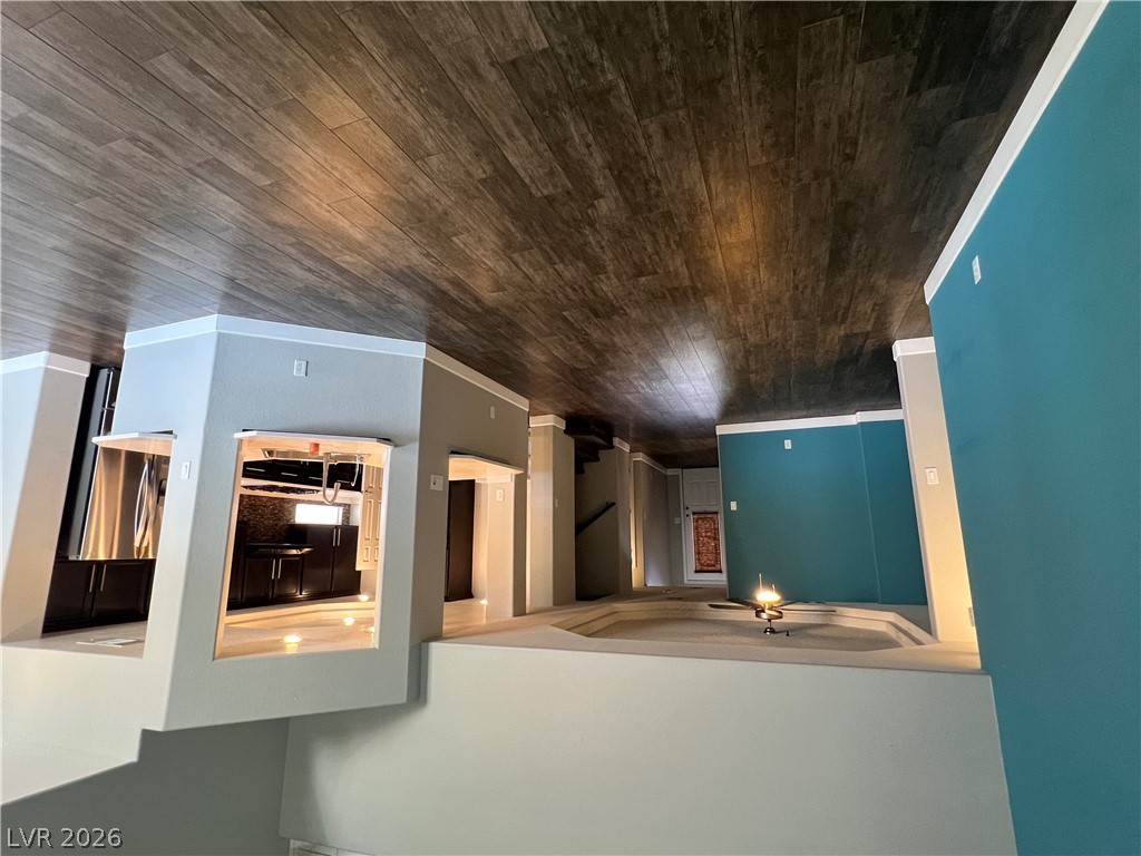 10054 Pebble Path Court Property Photo 3