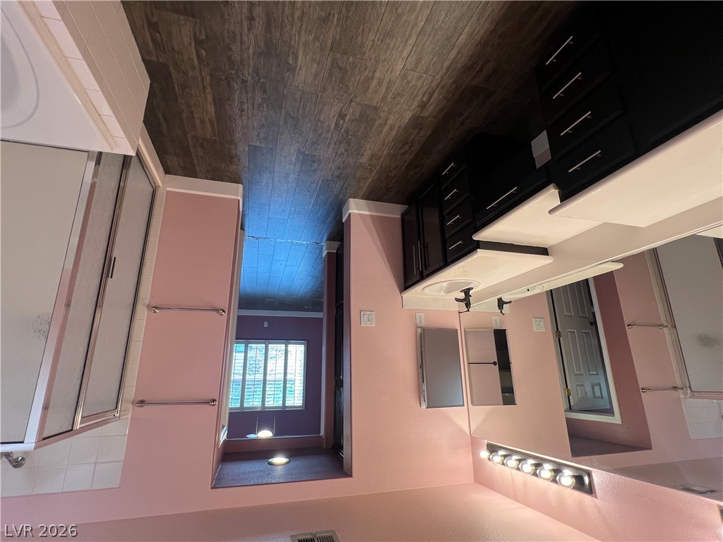 10054 Pebble Path Court Property Photo 18