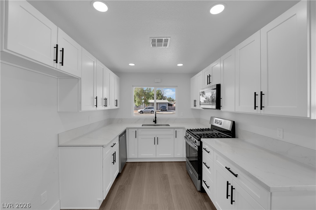 4112 Las Lomas Avenue Property Photo 14