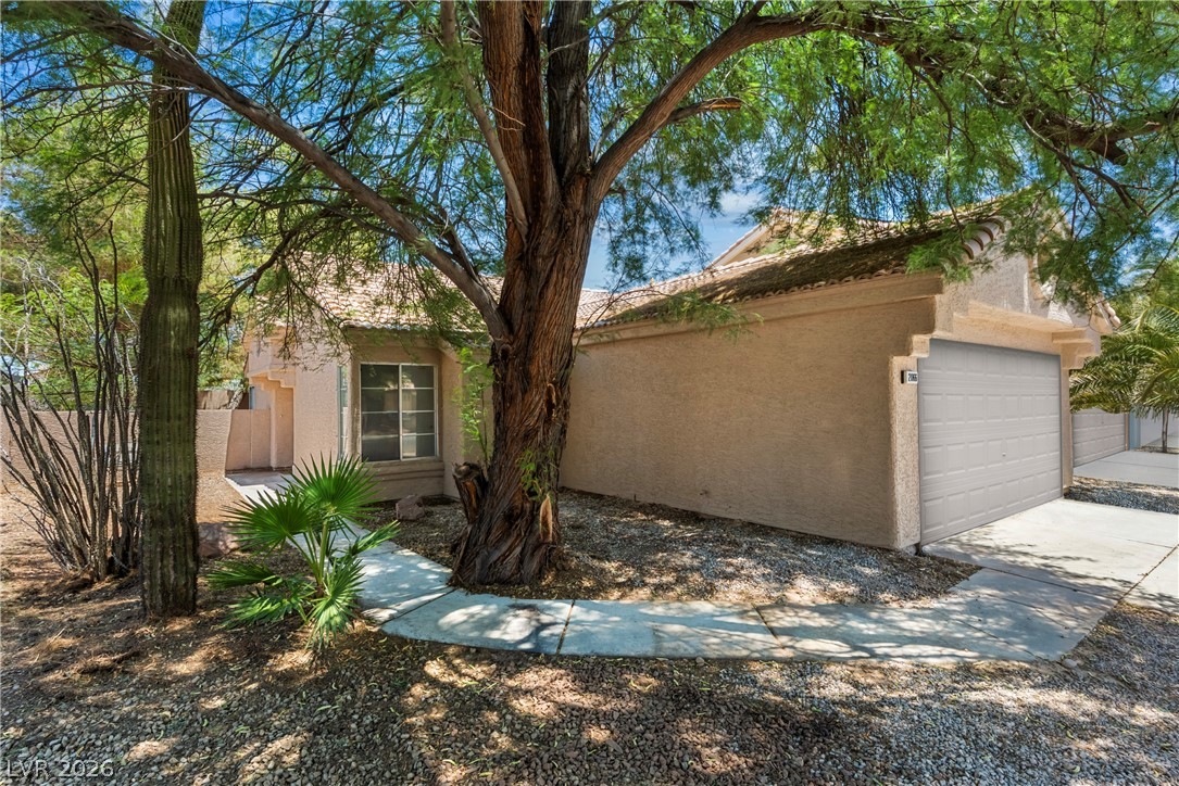 2066 Glistening Sands Drive Property Photo 4