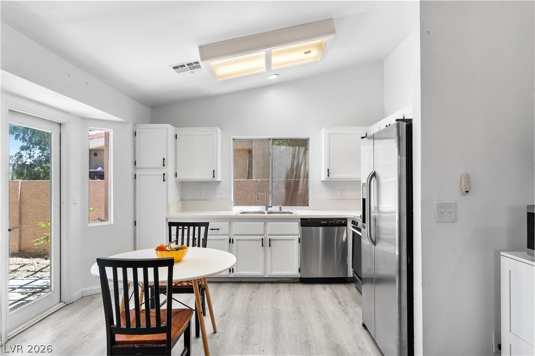 2066 Glistening Sands Drive Property Photo 10