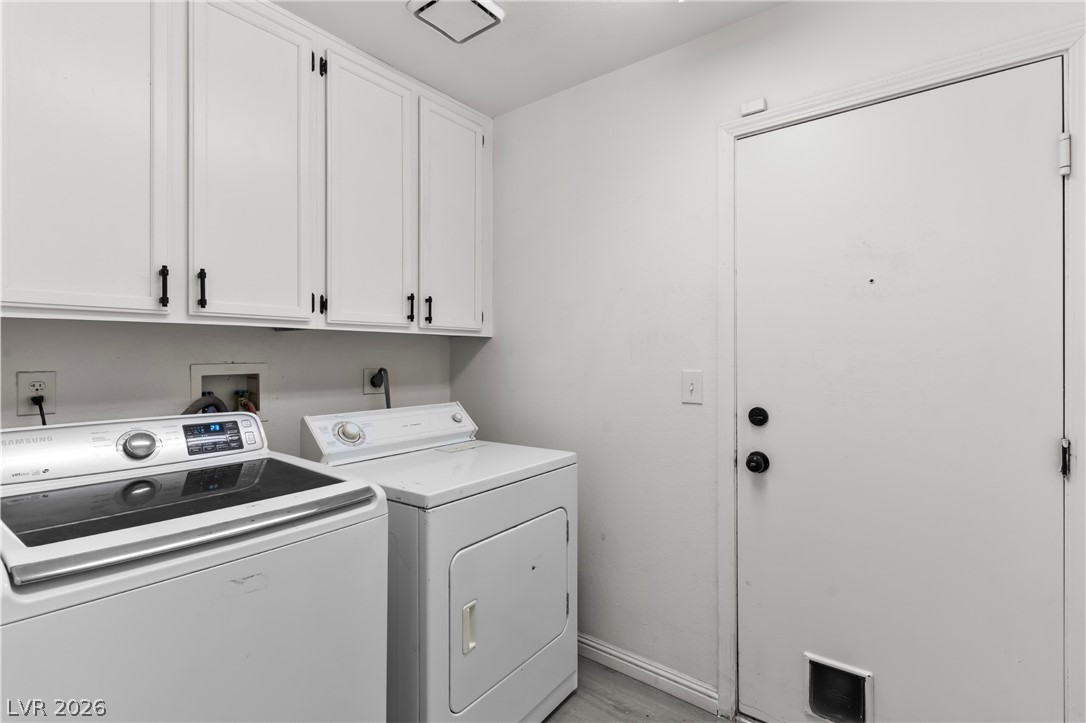 2066 Glistening Sands Drive Property Photo 21