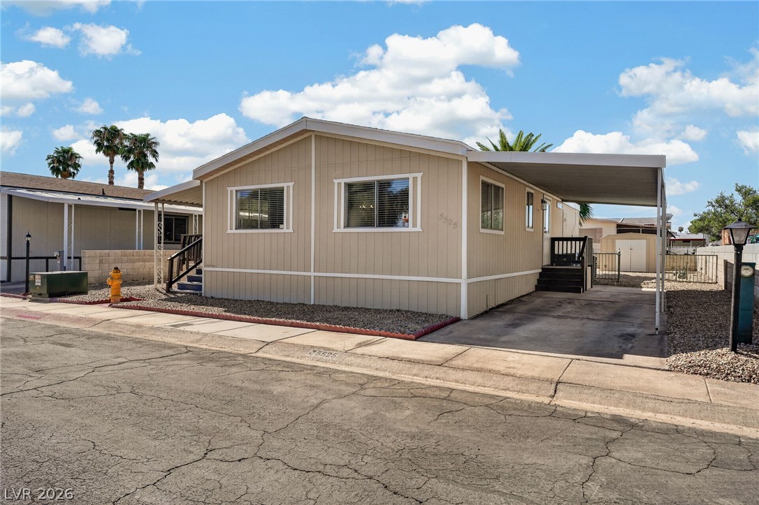 5525 Tres Piedras Road Property Photo 4