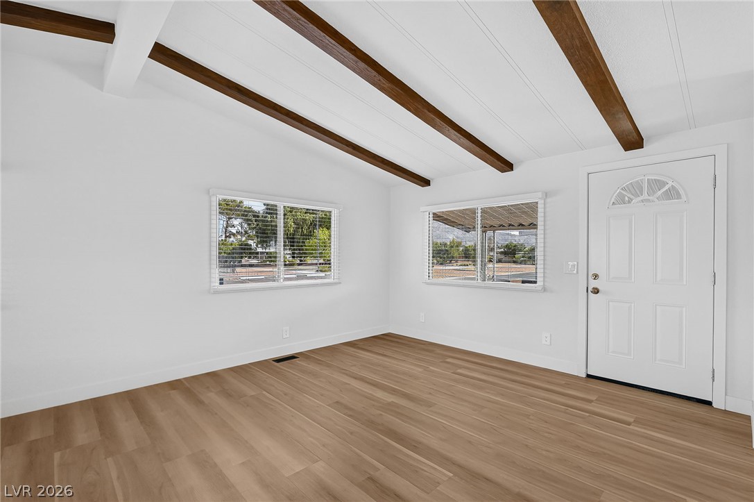 5525 Tres Piedras Road Property Photo 11
