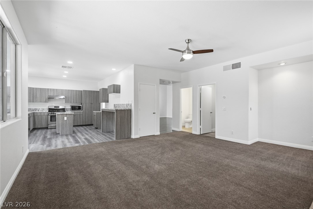 909 Blanco Caballo Way Property Photo 8