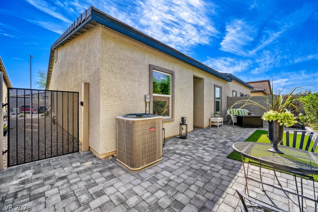 4352 Meadow Glade Avenue Property Photo 14