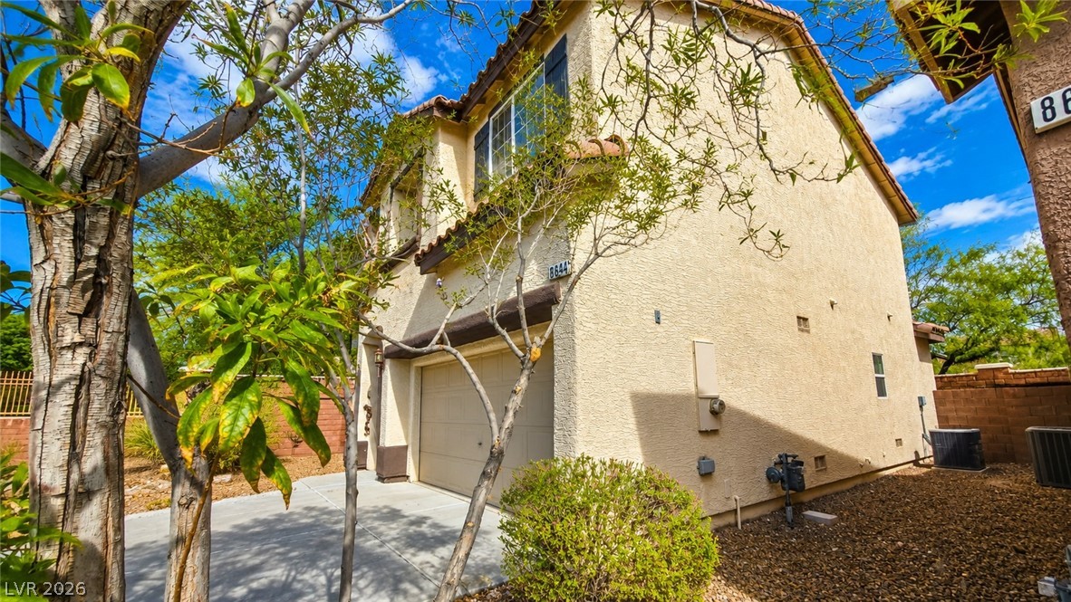 8644 Abbey Dell Avenue Property Photo 4