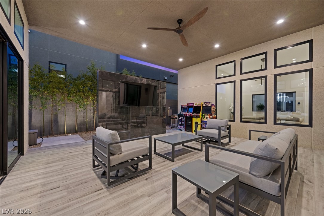 11233 Desert Heights Avenue Property Photo 4