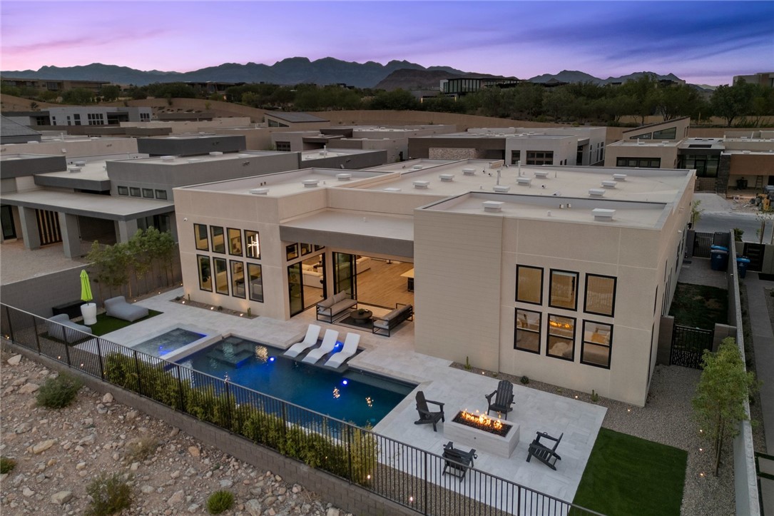 11233 Desert Heights Avenue Property Photo 14