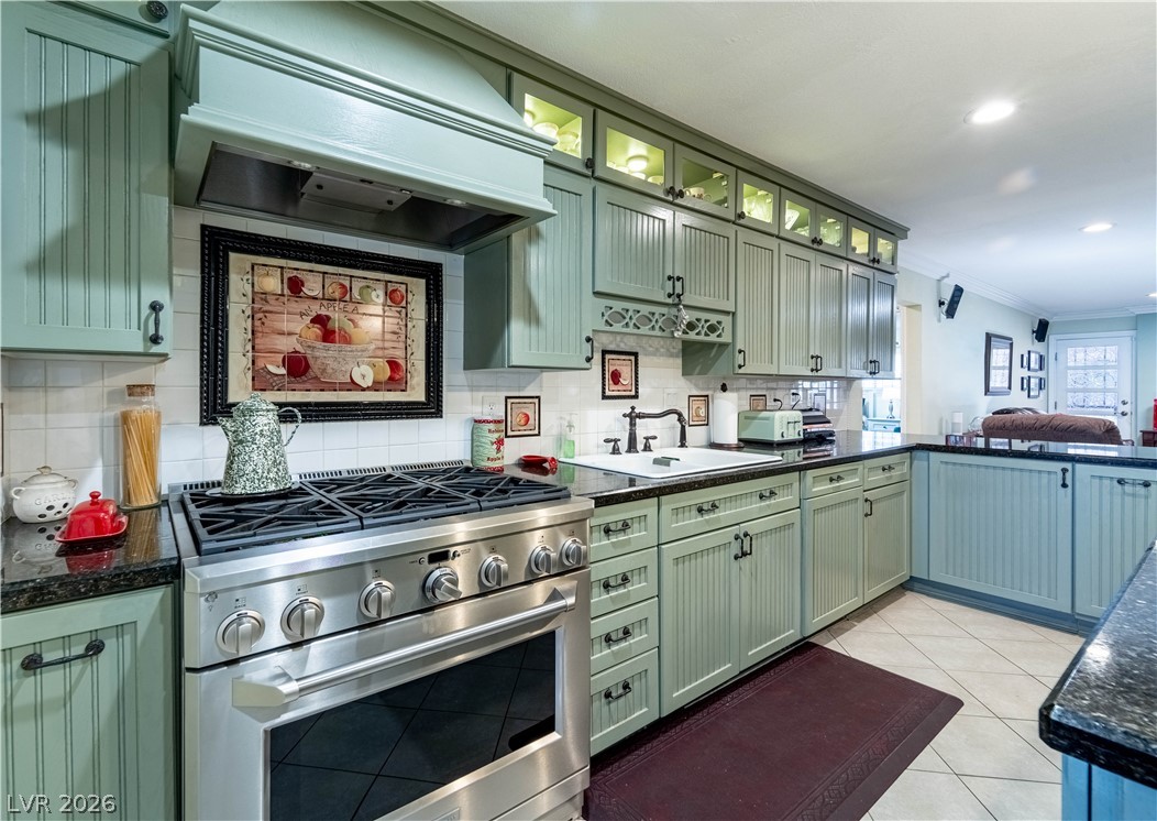 4656 Skyland Drive Property Photo 6