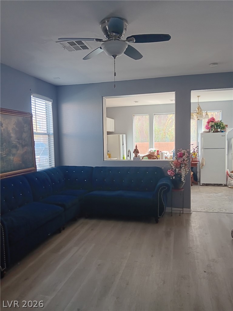 2813022 Property Photo 3