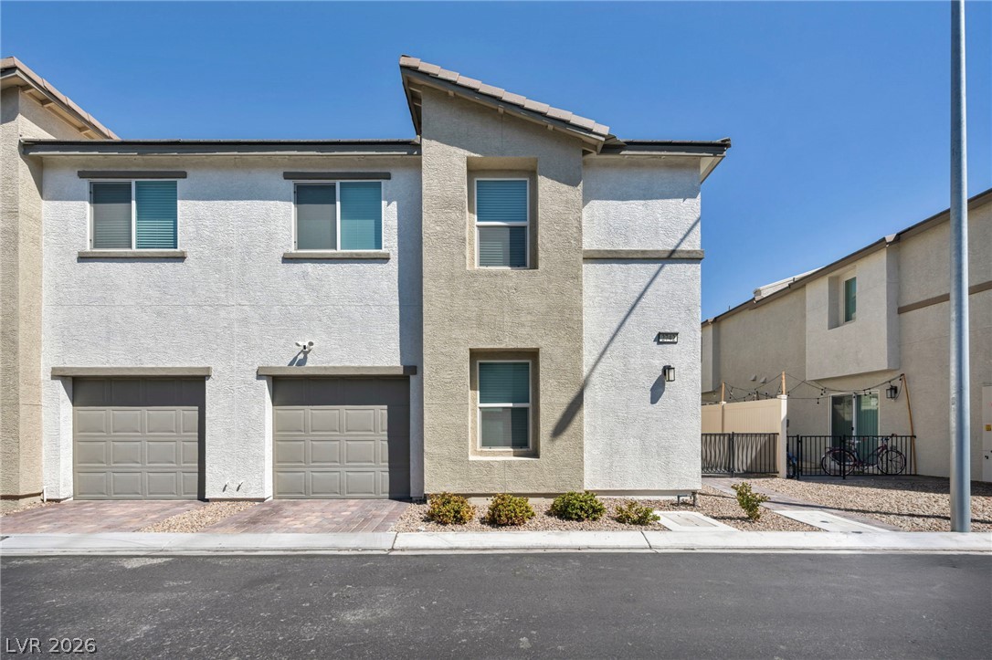 2742 Champagne Gold Avenue Property Photo 7