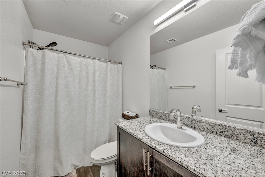 2742 Champagne Gold Avenue Property Photo 16