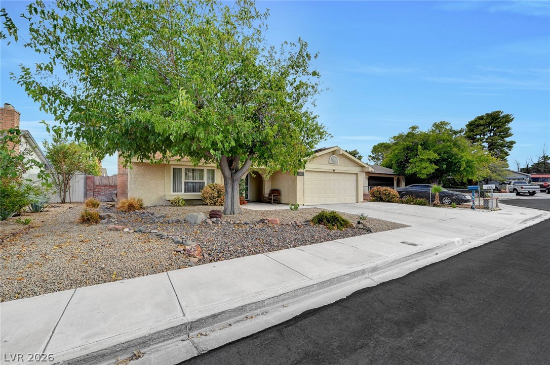 5817 Mary Way Property Photo 5