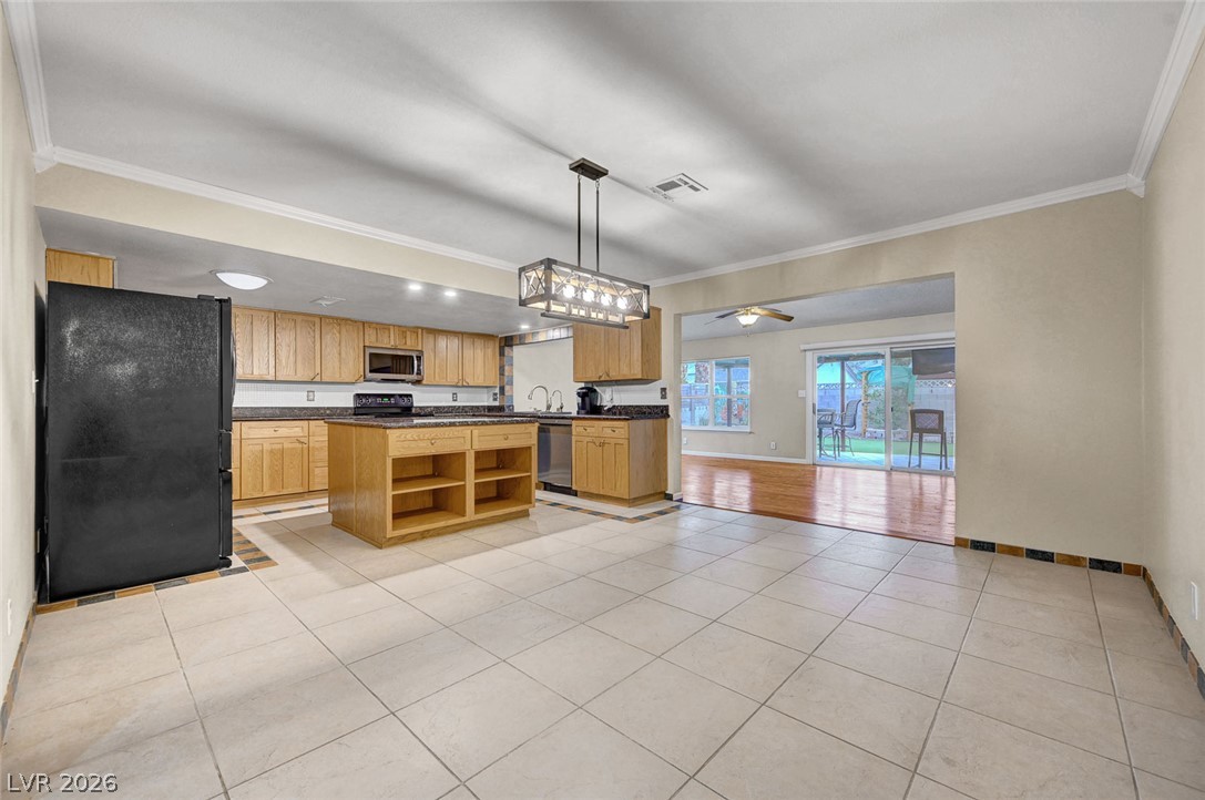 5817 Mary Way Property Photo 13