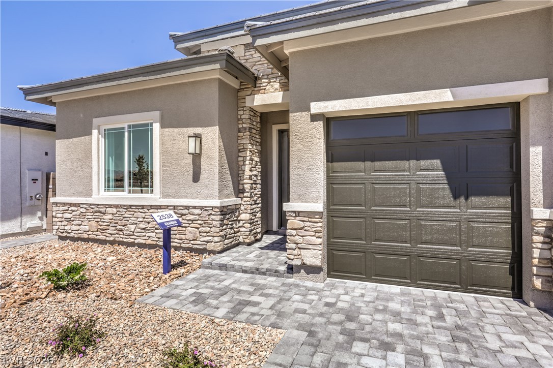 1304 Ryan River Place Property Photo 2