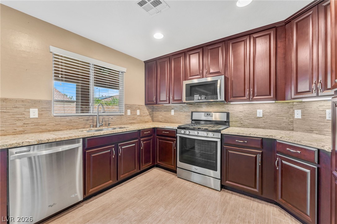 3740 Rocklin Peak Avenue Property Photo 8