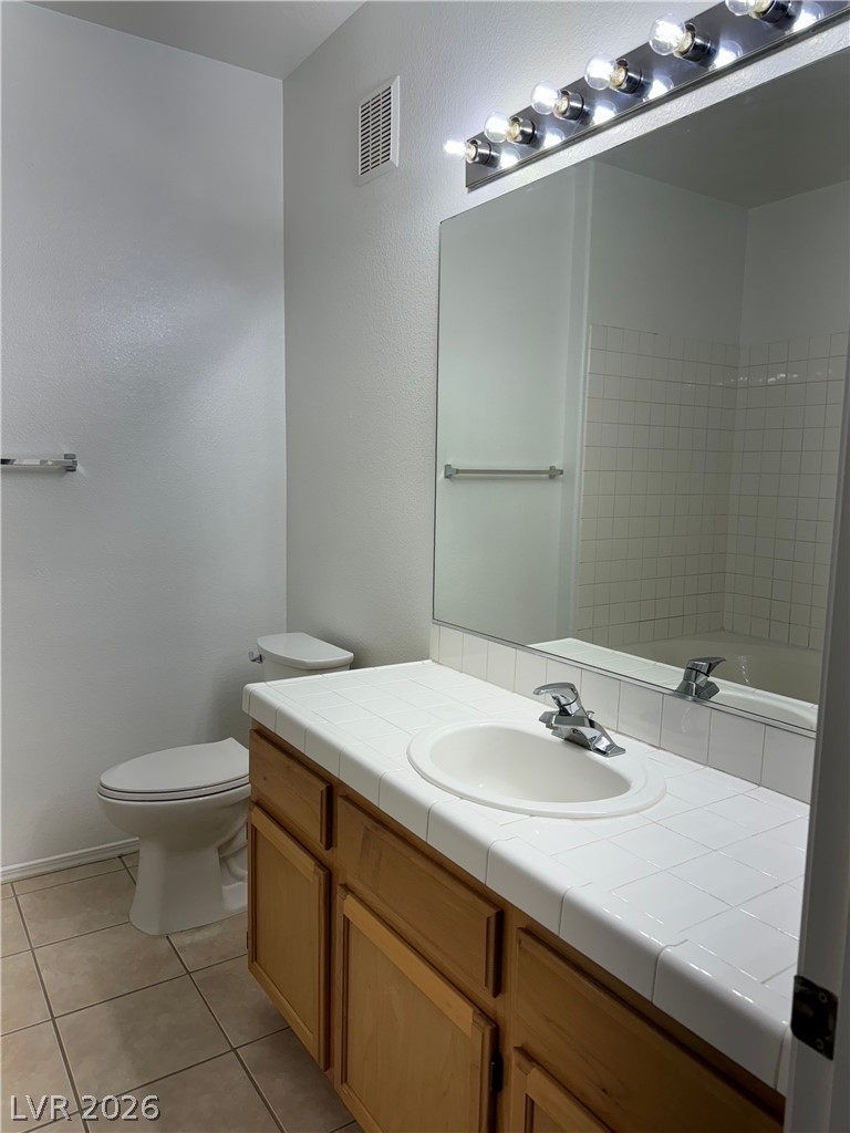 1050 East Cactus Avenue 2072 Property Photo 2
