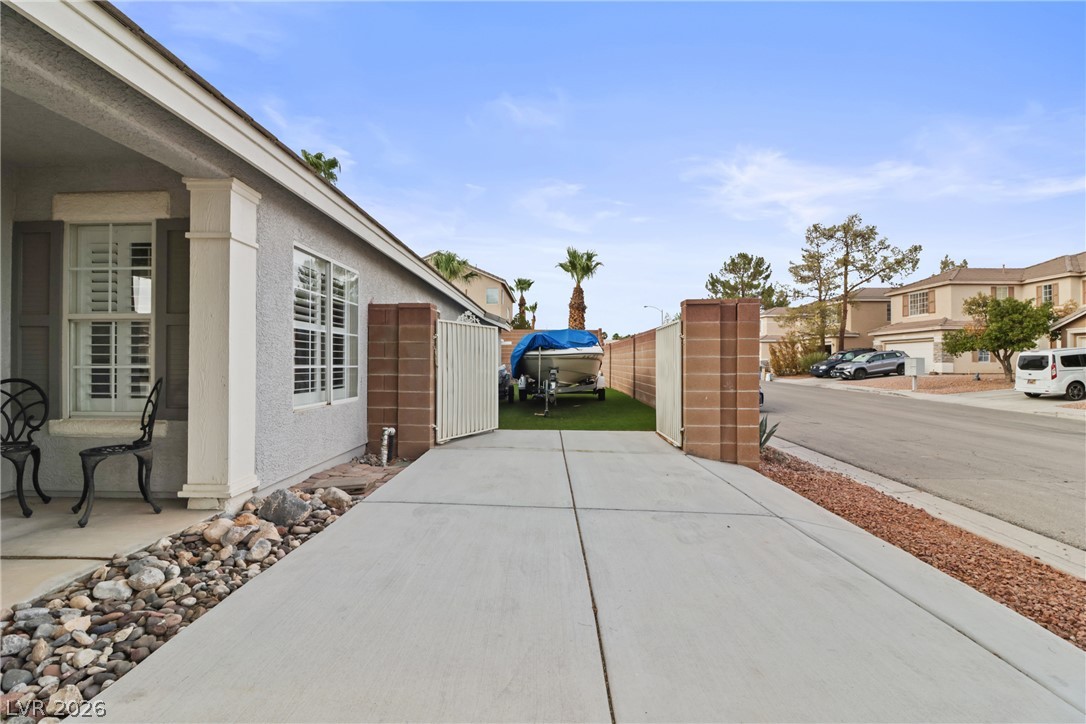 9166 Riding Heights Avenue Property Photo 4