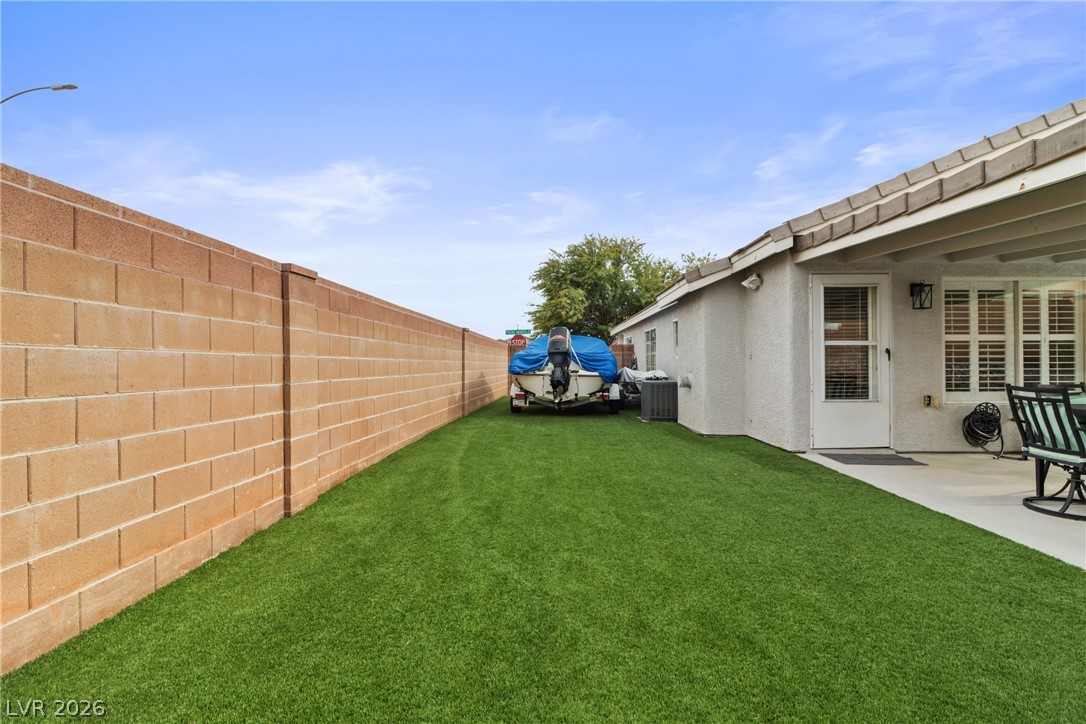 9166 Riding Heights Avenue Property Photo 6
