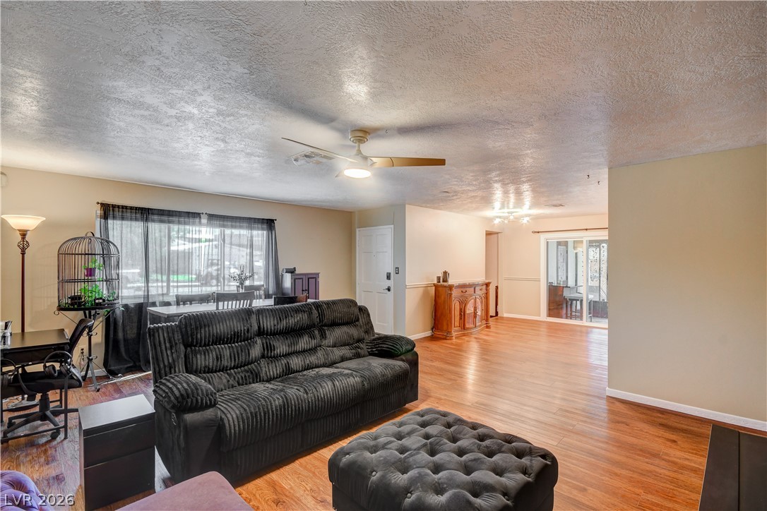 1102 Arapaho Way Property Photo 5