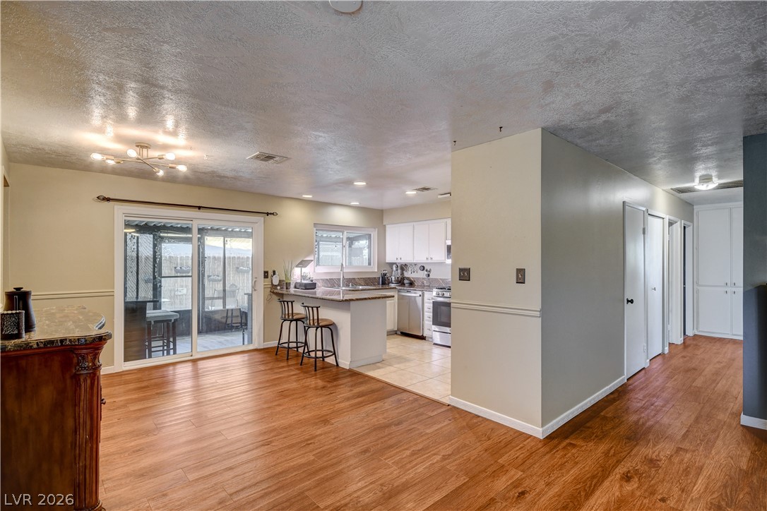 1102 Arapaho Way Property Photo 9