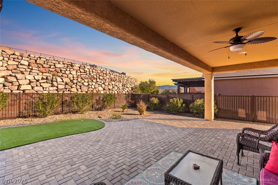 988 Majestic View Property Photo 1