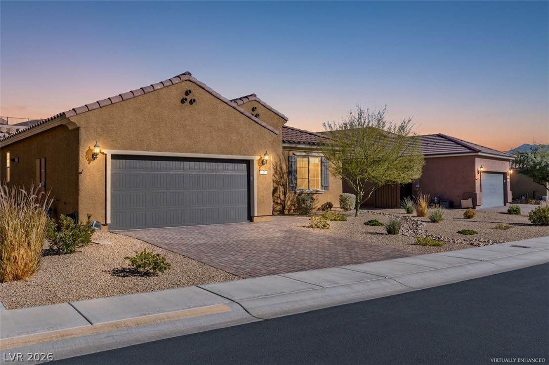 988 Majestic View Property Photo 2